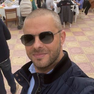 ฝรั่งหล่อ