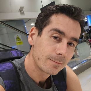 ฝรั่งหล่อ