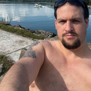 ฝรั่งหล่อ