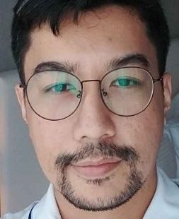 ฝรั่งหล่อ