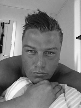 ฝรั่งหล่อ