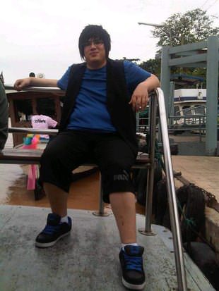 ฝรั่งหล่อ