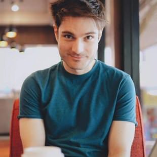 ฝรั่งหล่อ