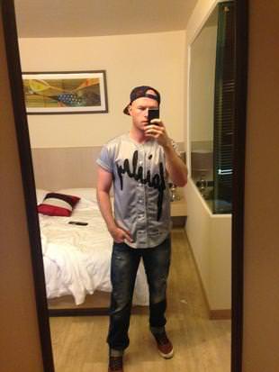 ฝรั่งหล่อ