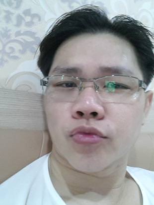 ฝรั่งหล่อ