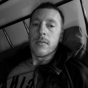 ฝรั่งหล่อ