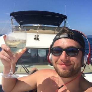 ฝรั่งหล่อ