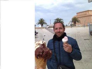 ฝรั่งหล่อ