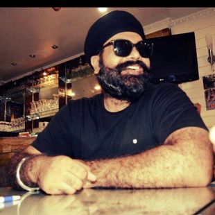 ฝรั่งหล่อ