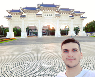 ฝรั่งหล่อ