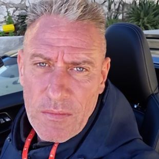 ฝรั่งหล่อ