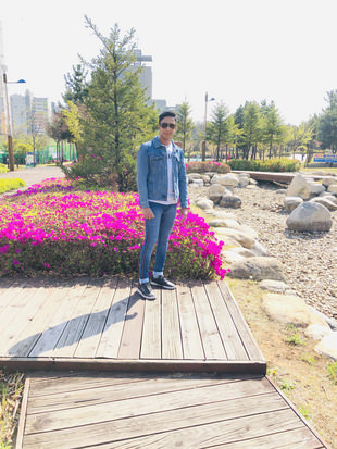 ฝรั่งหล่อ