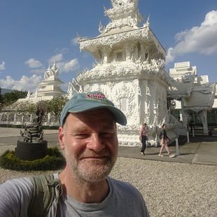 ฝรั่งหล่อ