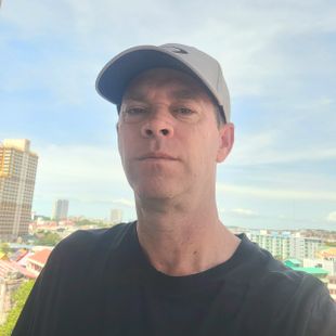 ฝรั่งหล่อ