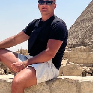 ฝรั่งหล่อ