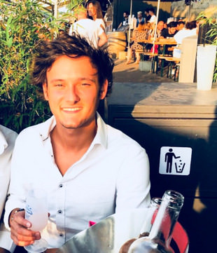 ฝรั่งหล่อ