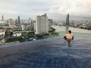 ฝรั่งหล่อ
