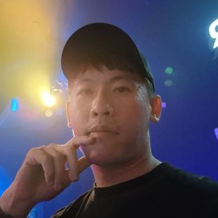 ฝรั่งหล่อ