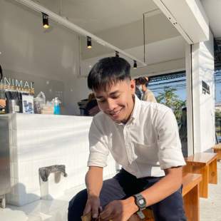 ฝรั่งหล่อ