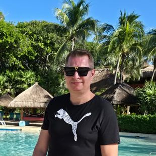 ฝรั่งหล่อ