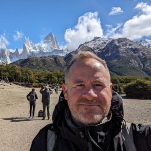 ฝรั่งหล่อ