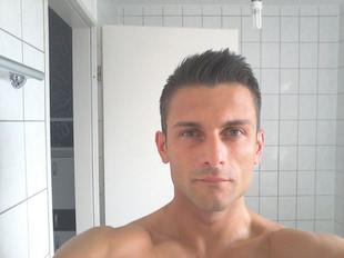 ฝรั่งหล่อ